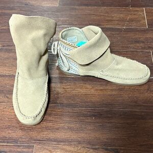 Sanuk Tan Suede Ankle Boots